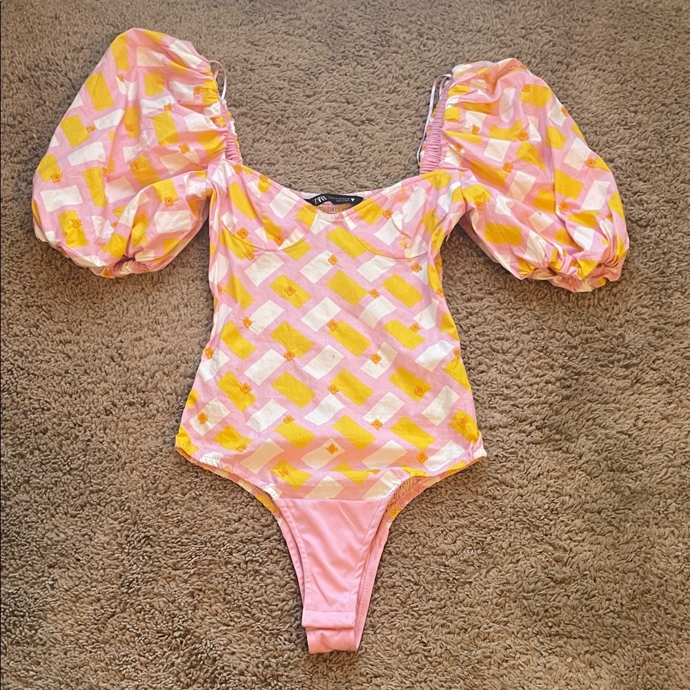 Zara Pink Puff-Sleeve Bodysuit with Yellow Geometric Print
